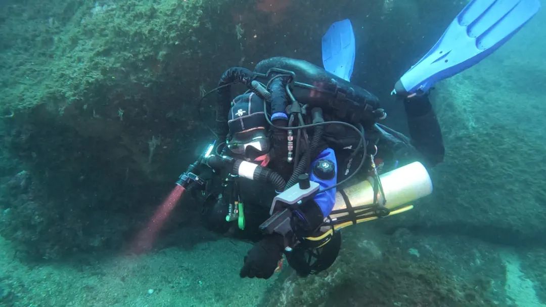 Underwater Propulsion for Divers