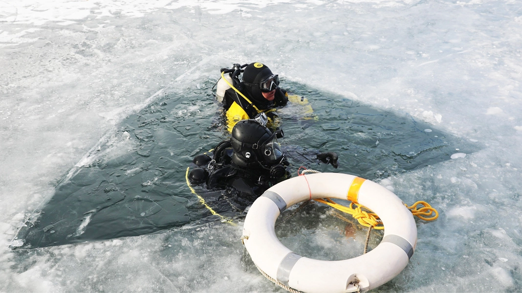 The Best Ice Diving Location