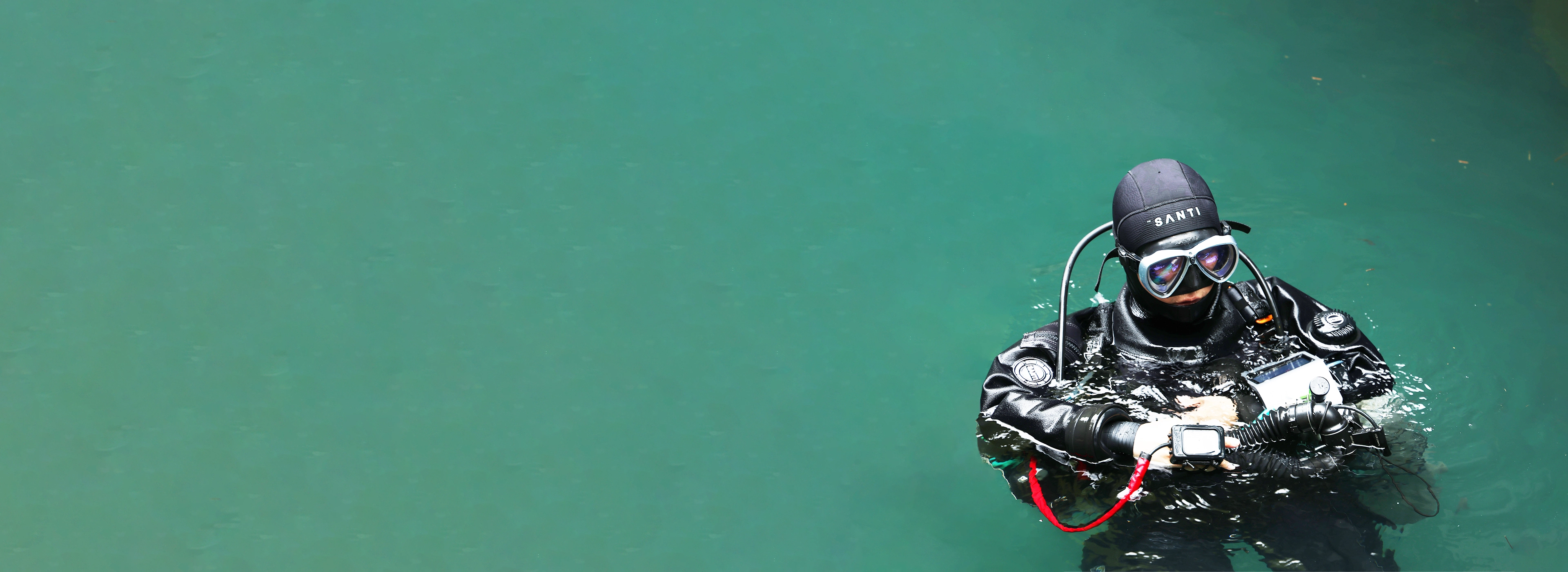 Underwater Communication & <br> Navigation System